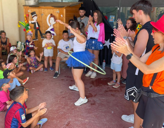 Com a Casa Menjadors_qui som Com a Casa Menjadors_qui som